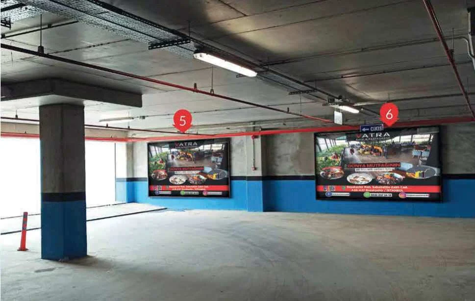 3.İSTANBUL MODA EVLERİ · B004 — Billboard